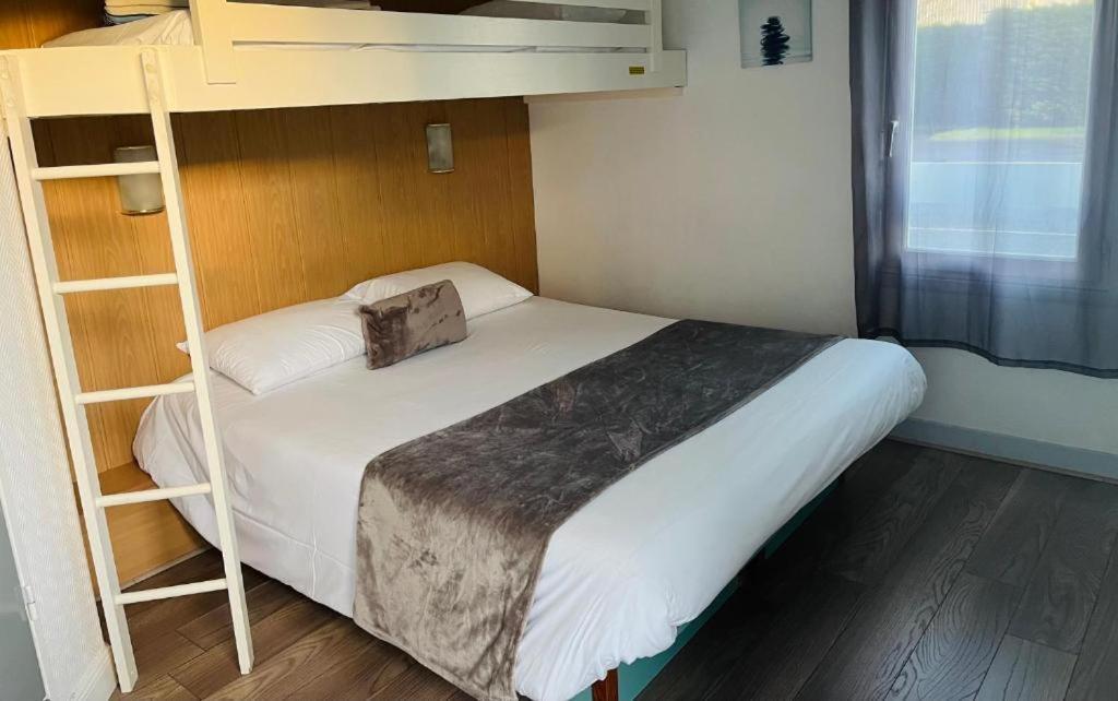Brit Hotel Essentiel Pau Lescar Eksteriør billede