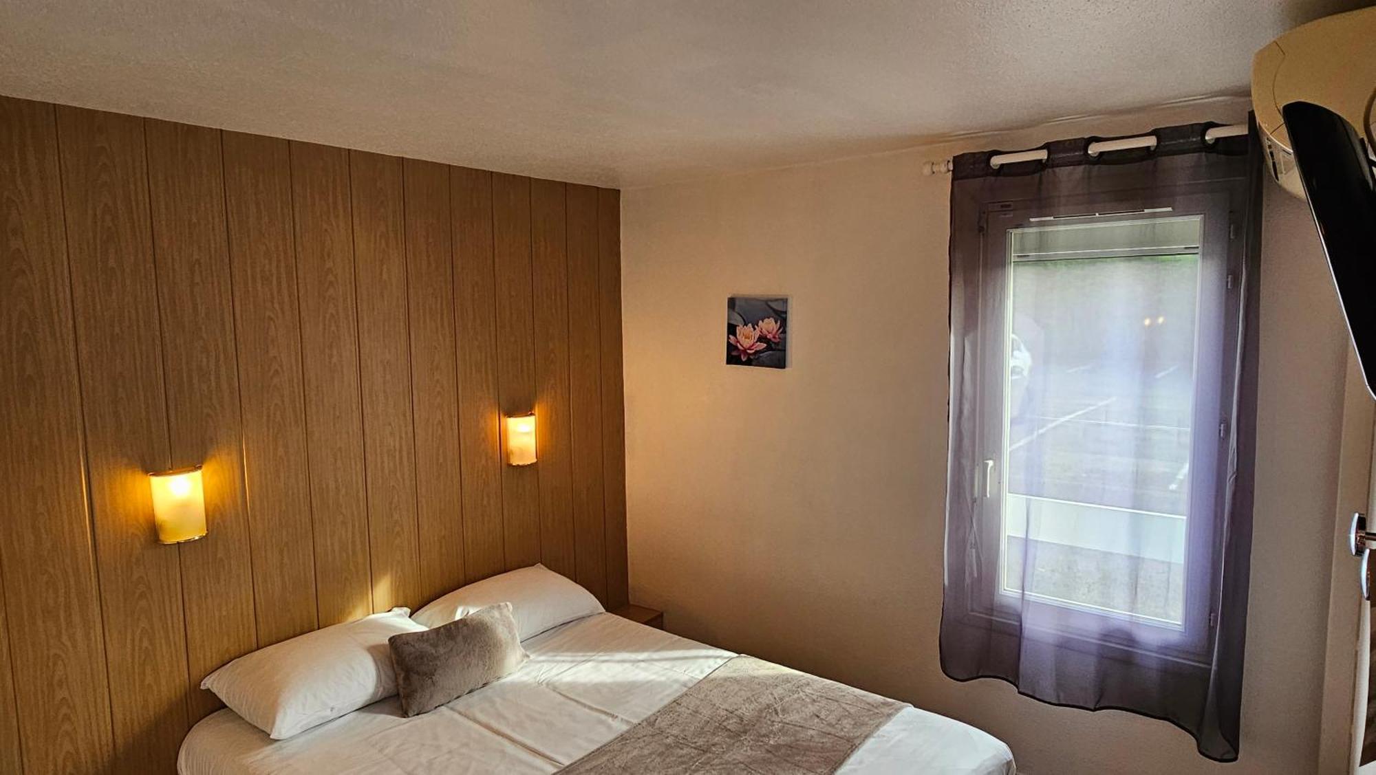 Brit Hotel Essentiel Pau Lescar Eksteriør billede