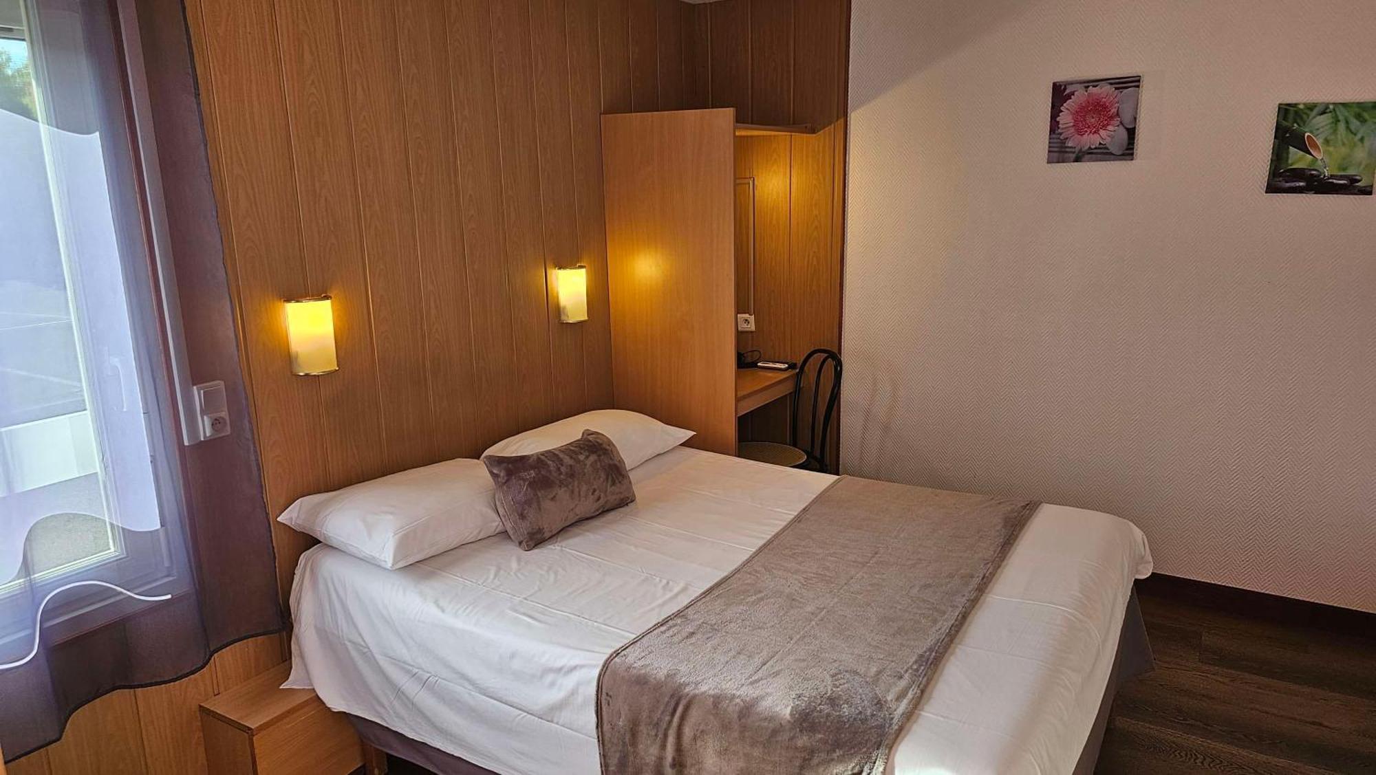 Brit Hotel Essentiel Pau Lescar Eksteriør billede