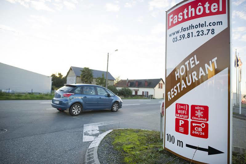 Brit Hotel Essentiel Pau Lescar Eksteriør billede